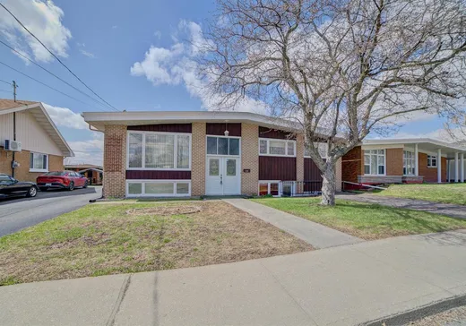 Maison à étages à vendre - 270 Rue Bouchard, Granby, J2G6H3