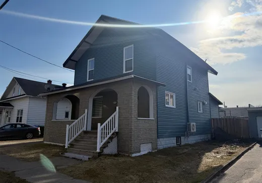 Two or more stories for sale - 639 Rue Réal, La Tuque, G9X2S1