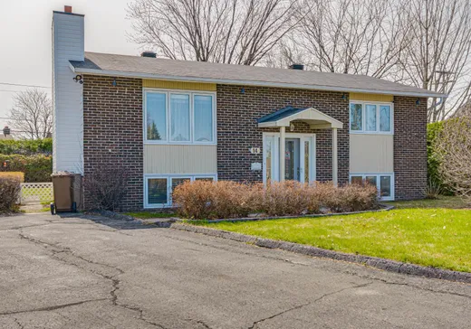 Maison à étages à vendre - 14 Rue Huntingdon, Salaberry-de-Valleyfield, J6T5P9