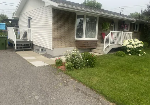 Maison à étages à vendre - 2 Rue de l'École, Matane, G0J3K0
