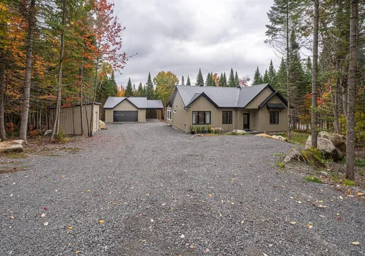 Bungalow for sale - 2247 Ch. du Golf, Ste-Lucie, J0T2J0