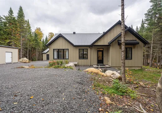 House for sale - 2247 Ch. du Golf, Ste-Lucie, J0T 2J0