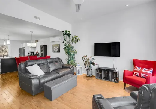 Maison à vendre - 32 10e Avenue, St-Hippolyte, J8A 1C5