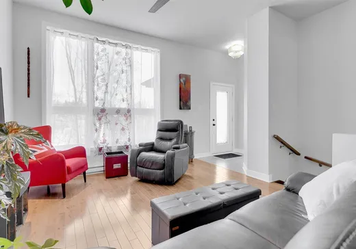 Maison à vendre - 32 10e Avenue, St-Hippolyte, J8A 1C5