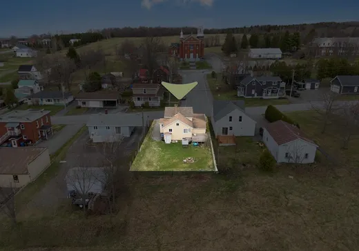 House for sale - 144 Rue Principale, Saint-Isidore-de-Clifton, J0B 2X0