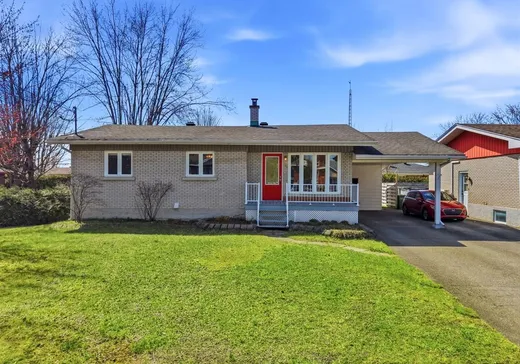 Bungalow à vendre - 641 Rue Leclerc, Acton Vale, J0H1A0