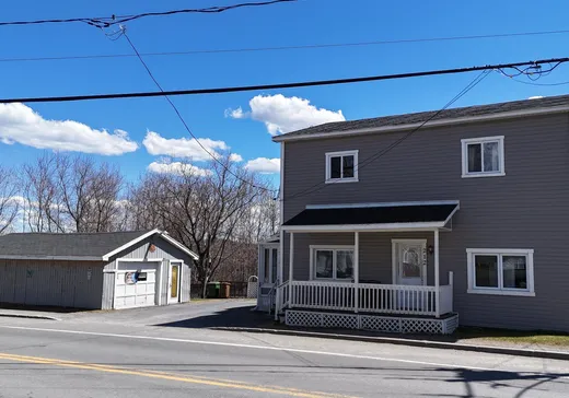 Maison à étages à vendre - 212 Rue Principale, Weedon, J0B3J0