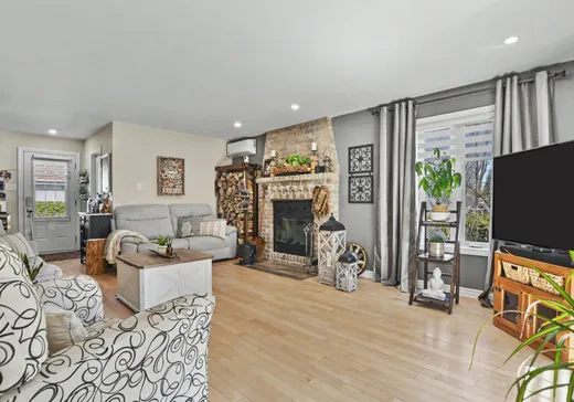 Maison à vendre - 3159 Rue Roger, Sainte-Marthe-sur-le-Lac, J0N 1P0