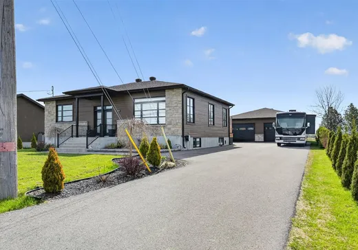 Bungalow à vendre - 394 Route 132, Sainte-Barbe, J0S1P0
