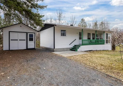 Bungalow à vendre - 6 1e rue Giroux, Saint-Martin, G0M1B0