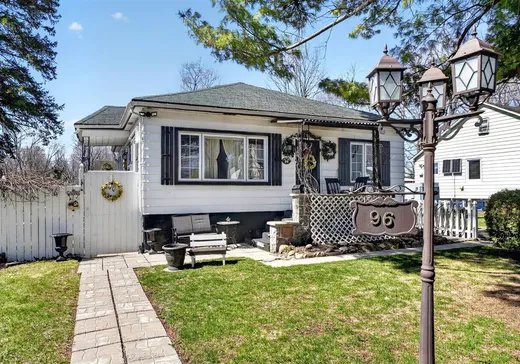 Bungalow à vendre - 96 Rue Crescent, Deux-Montagnes, J7R4C4