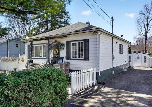 Maison à vendre - 96 Rue Crescent, Deux-Montagnes, J7R 4C4
