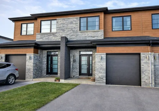 Two or more stories for sale - 22 Rue Marie-Ange-Numainville, Coteau-du-Lac, J0P1B0