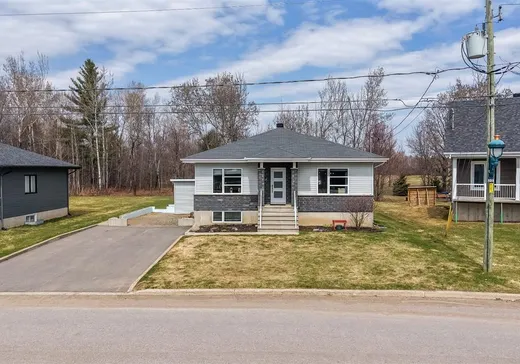 Bungalow for sale - 1945 Av. Antoine-Poliquin, Becancour, G9H0R3