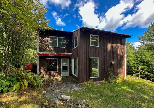 Two or more stories for sale - 70 Rue des Chênes, Magog, J1X7A6