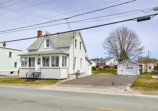 House for sale - 371 Rue Principale, St-Romain, G0Y 1L0