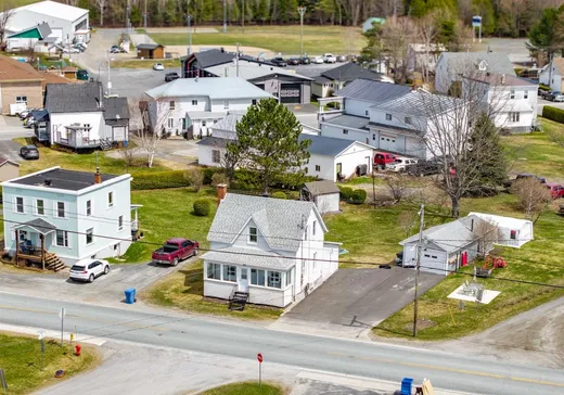 House for sale - 371 Rue Principale, St-Romain, G0Y 1L0