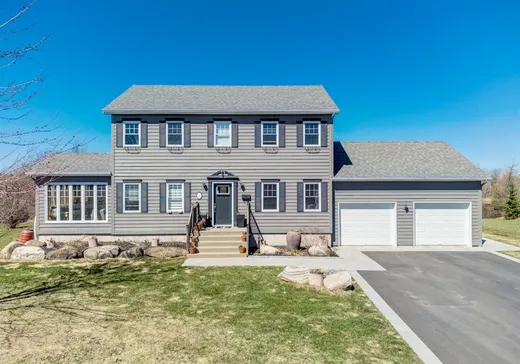 Two or more stories for sale - 25 Rue Lecomte, Plessisville, G6L5V6