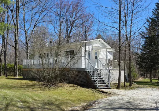 Bungalow à vendre - 12 Rue des Deux-Montagnes, Saint-Augustin-de-Desmaures, J0B1B0