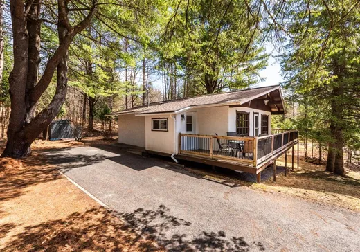 Maison à vendre - 743 Ch. des Lucioles, Saint-Sauveur, J0R 1R7