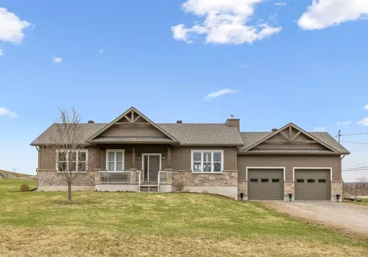 Bungalow à vendre - 4 Ch. Bates, Chelsea, J9B0B6