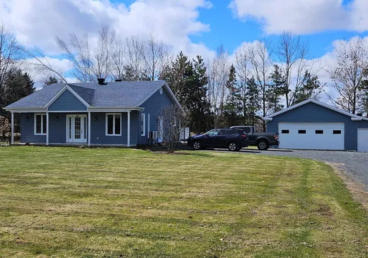 Two or more stories for sale - 5670 Route Principale, Saint-Esprit, J0G1B0