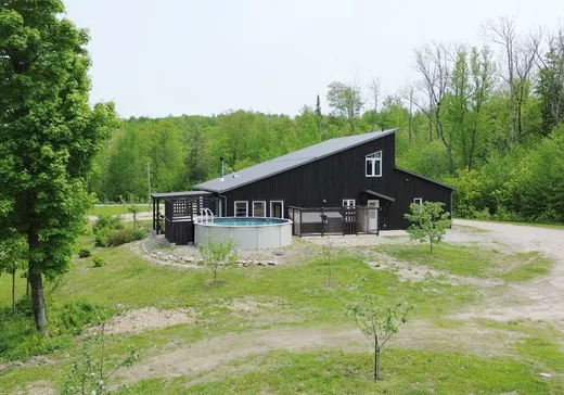 Fermette à vendre - 322Z Ch. des Quatre-Fourches, Mont-Laurier, J0W 1H0