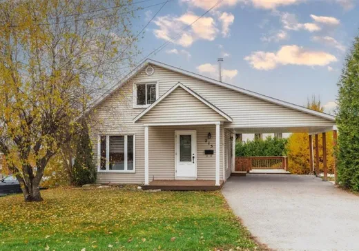 1 1/2 Storey for sale - 215 13e Avenue N., Sherbrooke, J1E2X8