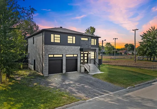 Two or more stories for sale - 2540 Rue Guèvremont, St-Charles-De-Drummond, J1Z1J4