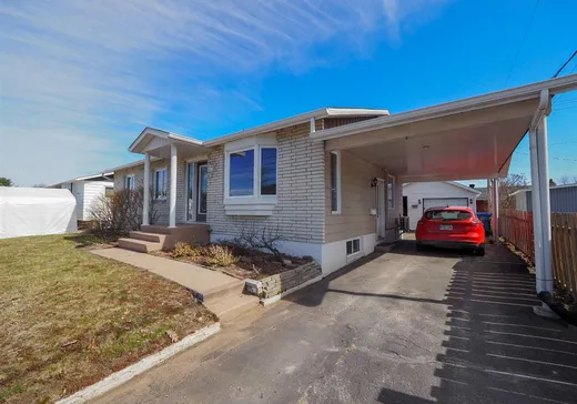 Bungalow à vendre - 235 Rue Chauveau, Cap-De-La-Madeleine, G8T8H3