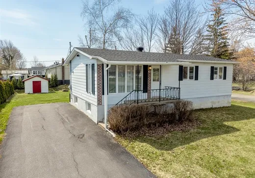 Bungalow à vendre - 45 Rue Léveillé, Yamaska, J0G1W0