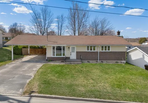 Bungalow for sale - 421 Rue Demers, Val des Sources, J1T3J5