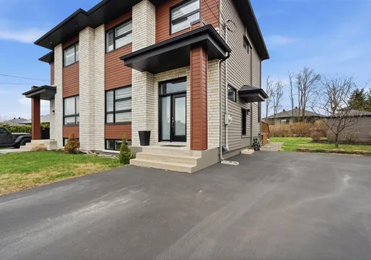 House for sale - 55 Rue Henry-Caldwell, Granby, J2H 2P2