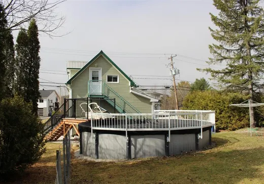 Maison à vendre - 37 Rue du Pont, Lac-Bouchette, J0X 1E0