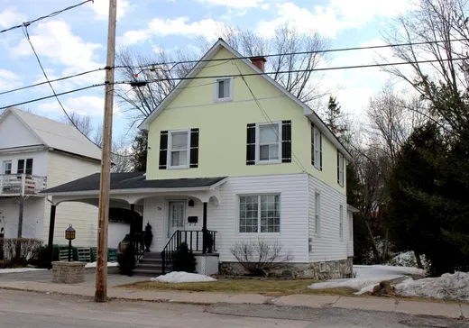 Maison à étages à vendre - 79 Rue Roy, Maniwaki, J9E2M4