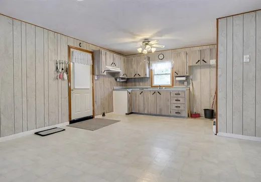 Maison à vendre - 31 Ch. du Lac-à-Larche, Lac-Cayamant, J0X 1Y0