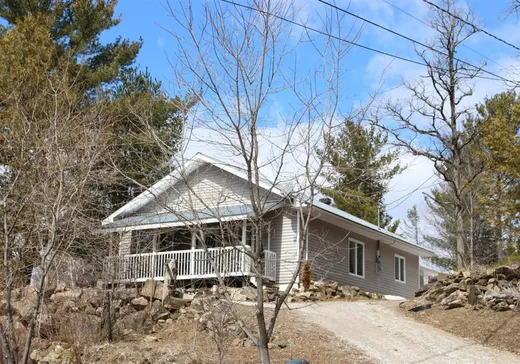 Bungalow à vendre - 250 Rue Scott, Maniwaki, J9E2P3
