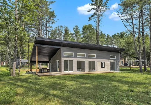 Bungalow à vendre - 105 Ch. Val-Nature, Val-des-Bois, J0X3C0
