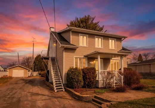 Bungalow à vendre - 405 Rue St-Gilbert, Saint-Marc-des-Carrières, G0A4B0