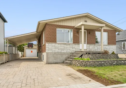 Maison à étages à vendre - 575 Av. de Grande-Île, Salaberry-de-Valleyfield, J6S3N5