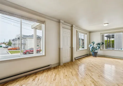 Maison à vendre - 575 Av. de Grande-Île, Salaberry-de-Valleyfield, J6S 3N5