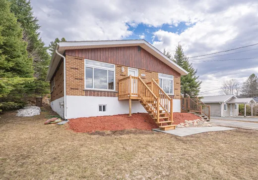 Maison à vendre - 315 Ch. de Ste-Marguerite, Sainte-Marguerite-du-Lac-Masson, J0T 1L0