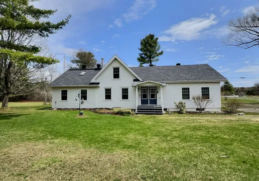 Two or more stories for sale - 783 Route Missisquoi, Bolton-Est, J0E1G0