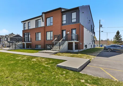 Condo à vendre - 3175 Rue André, Sainte-Marthe-sur-le-Lac, J0N 1P0