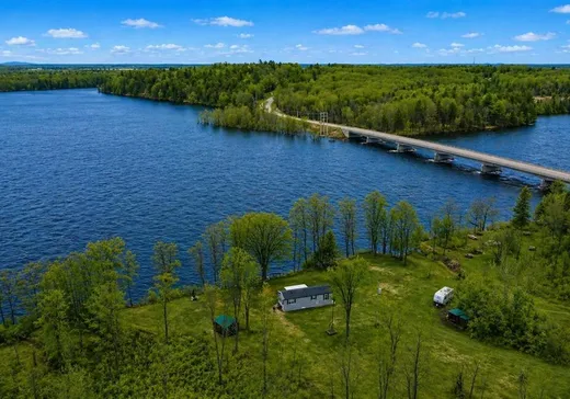 Bungalow à vendre - 7265 Route 148, Chapeau, J0X1M0