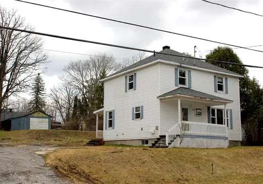 Two or more stories for sale - 269 Rue Fafard, Maniwaki, J9E1Y9