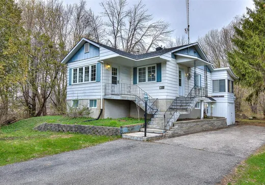 Two or more stories for sale - 3125 Rue Louise, Sainte-Marthe-sur-le-Lac, J0N1P0