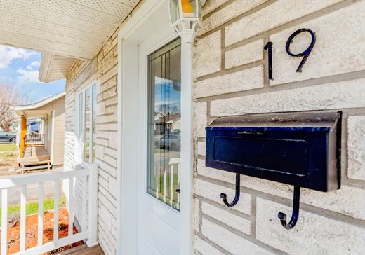 Maison à vendre - 19 Rue Laurier, Salaberry-de-Valleyfield, J6S 4S7