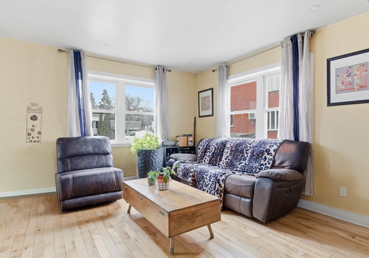 3188 Av. Hector — photo 3