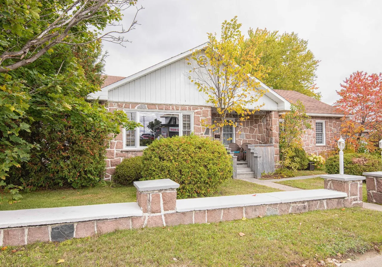 894 Av. Chapais — photo 2